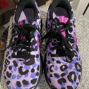 Brooks sneakers nwot